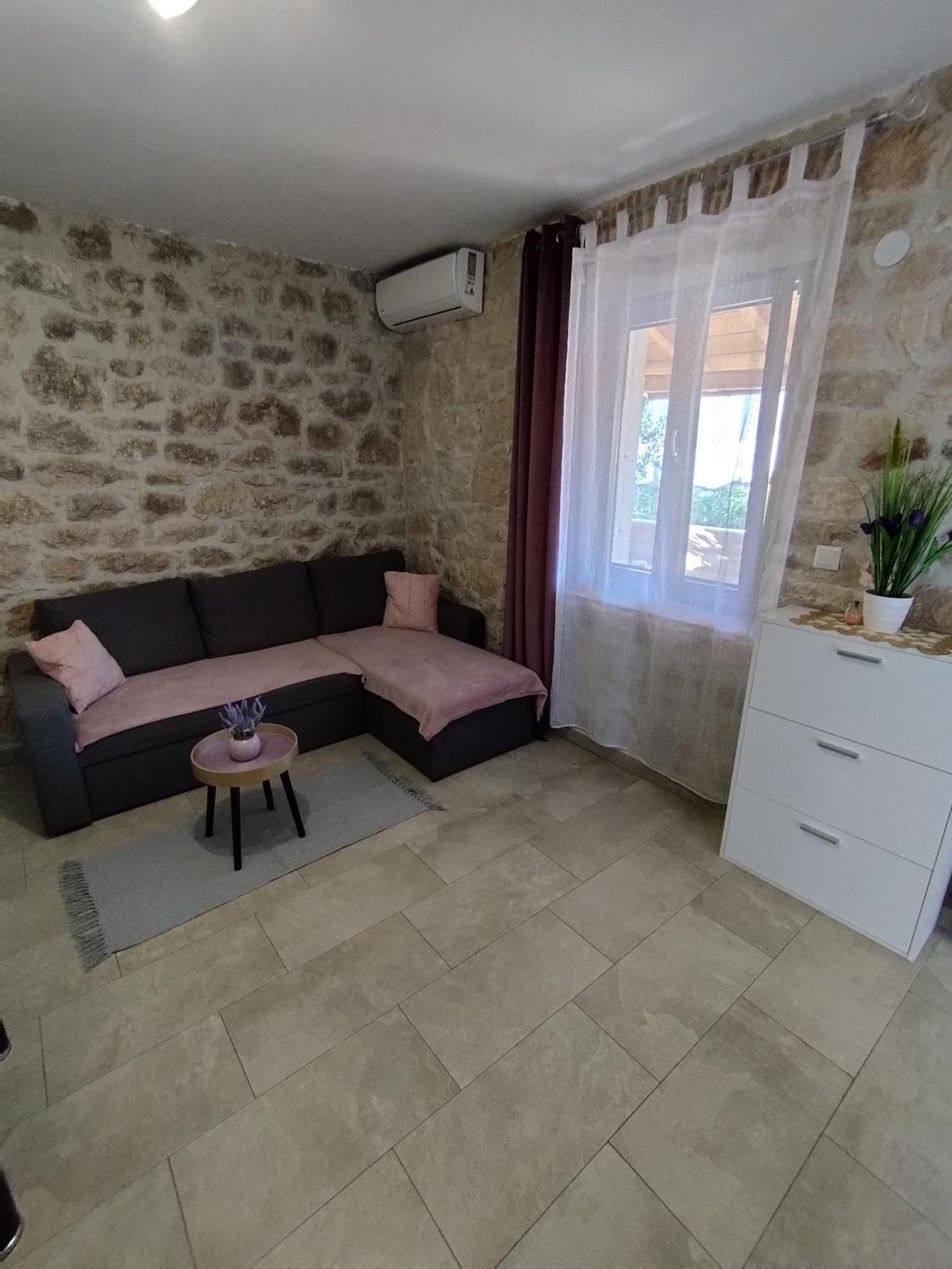 Memic 100 M Do Plaze, Memic Only 100m From Apartman *