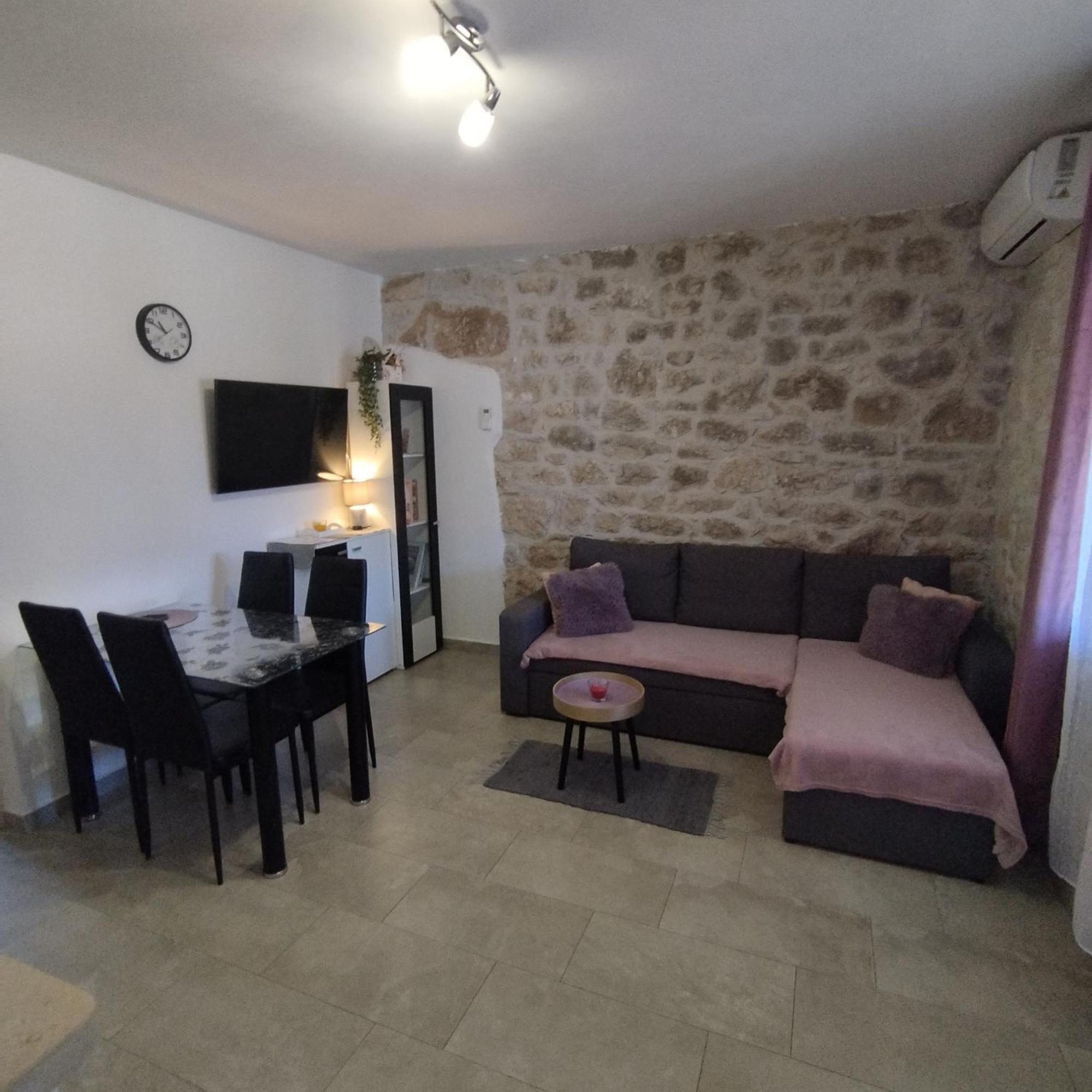 Memic 100 M Do Plaze, Memic Only 100m From Appartement *