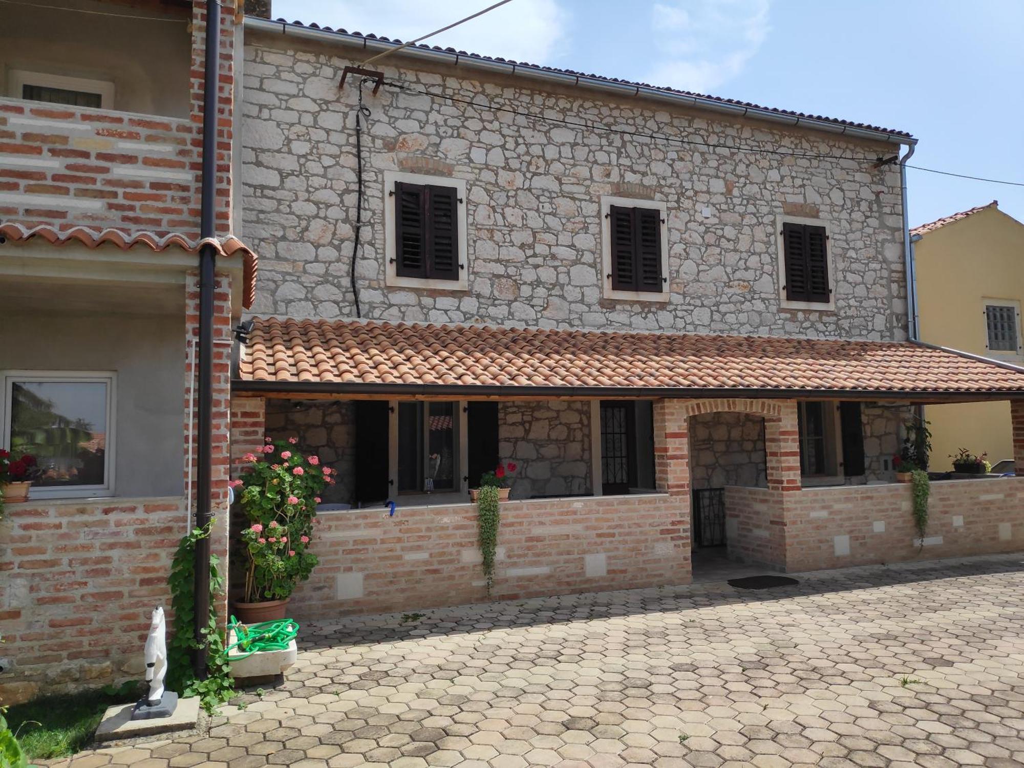 Memic 100 M Do Plaze, Memic Only 100m From Apartment