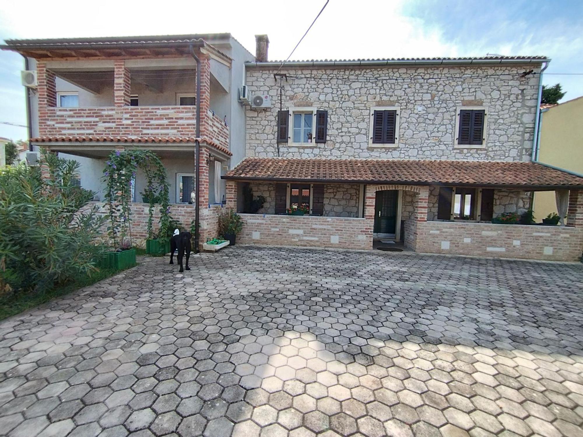 Apartment Memic 100 M Do Plaze, Memic Only 100m From