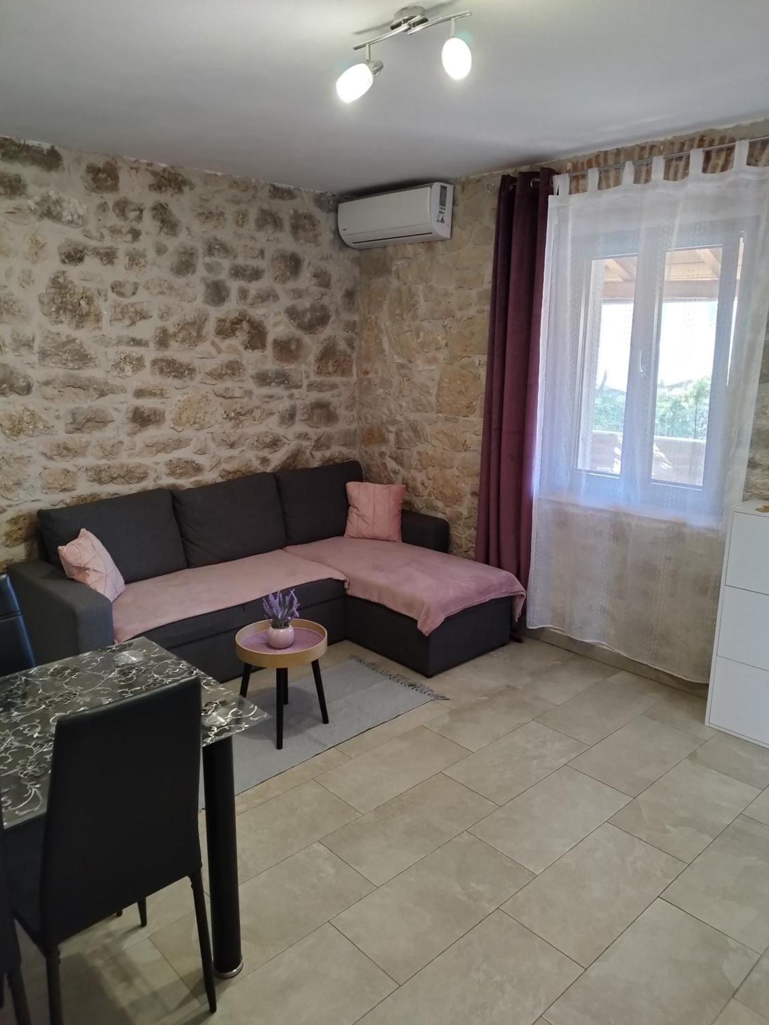 Apartment Memic 100 M Do Plaze, Memic Only 100m From *