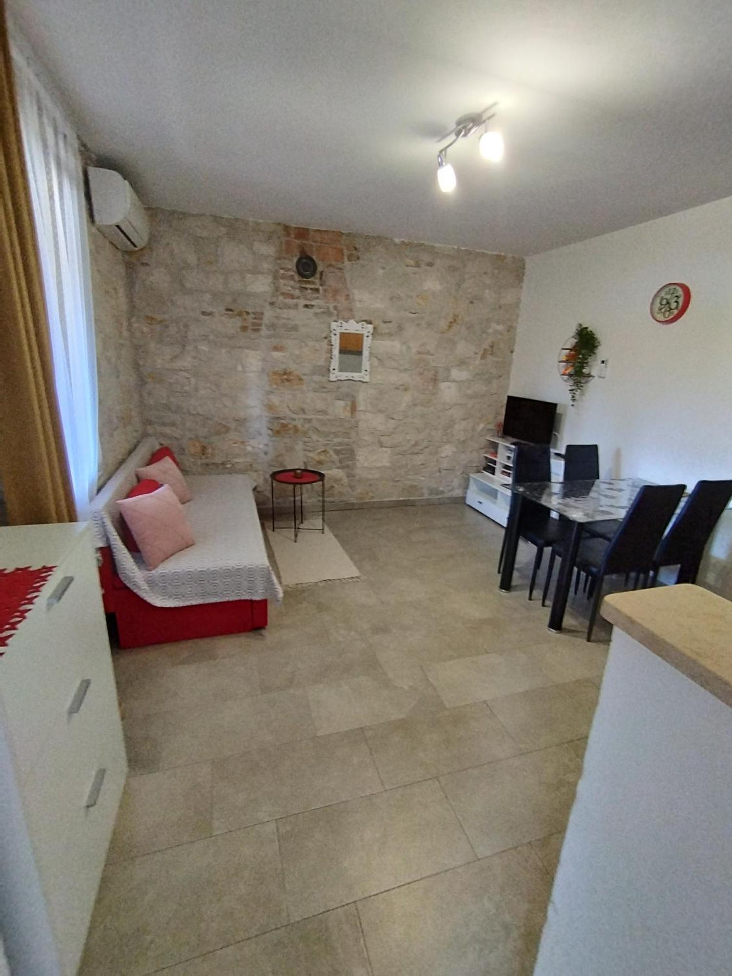 Memic 100 M Do Plaze, Memic Only 100m From Apartment Porec